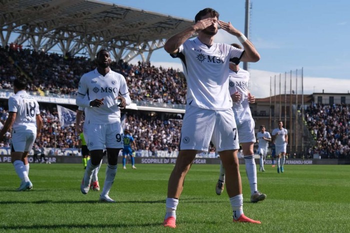 Kvara dal dischetto, il Napoli passa 1-0 a Empoli